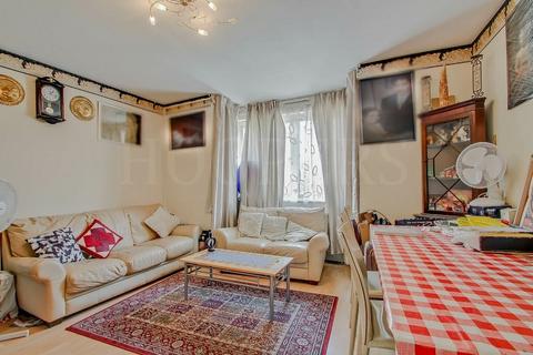 4 bedroom townhouse for sale, Chantry Crescent, London, NW10