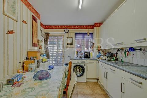 4 bedroom townhouse for sale, Chantry Crescent, London, NW10