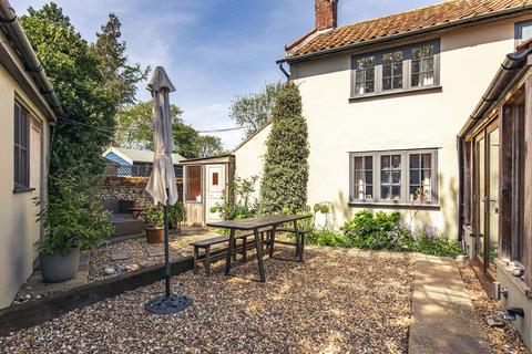 2 bedroom detached house for sale, Characterful Country Cottage in Southrepps