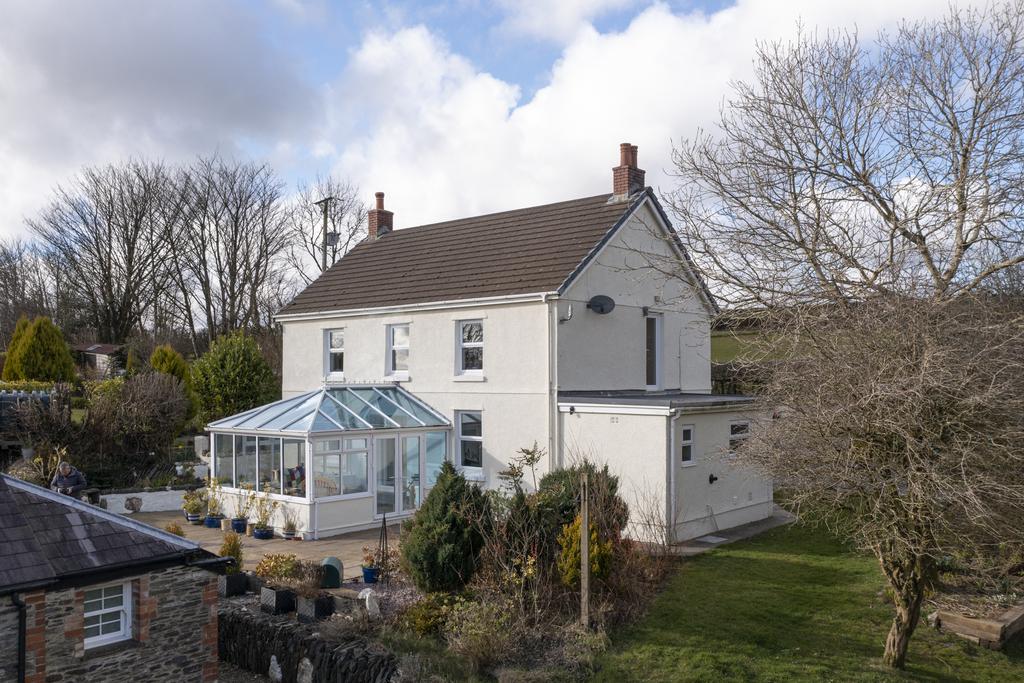 Penclippen Farmhouse - Accommodation