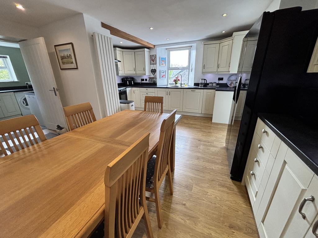 Kitchen/ Dining Room