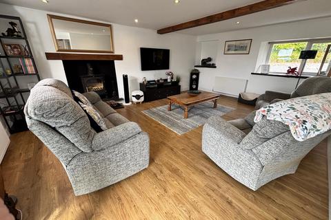 9 bedroom property with land for sale, Whitland SA34