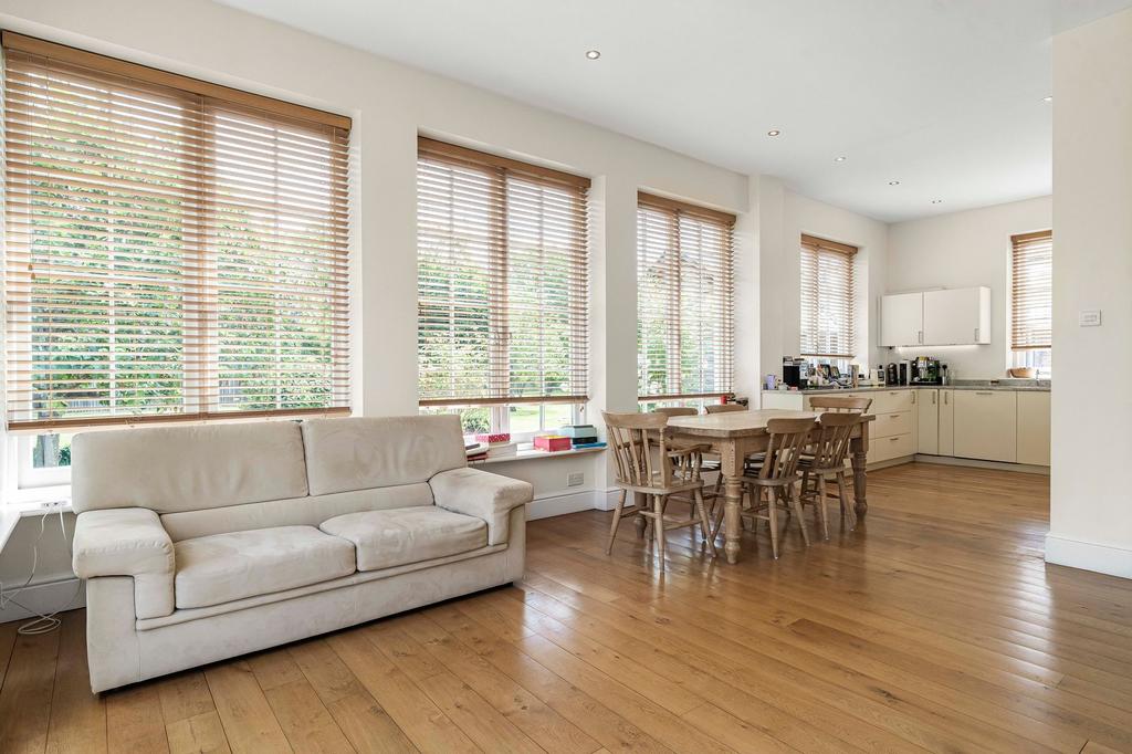 Kitchen / Breakfast Room