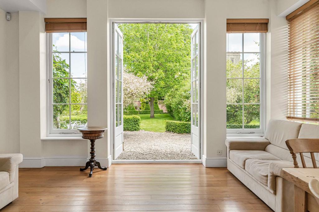 Kitchen / Breakfast Room