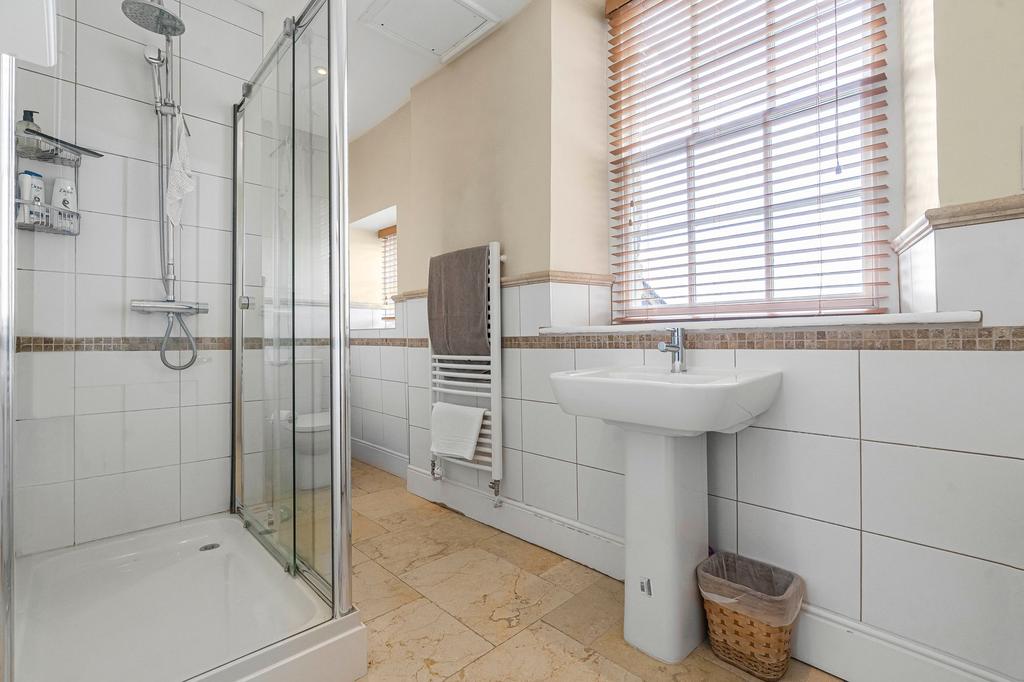 Bedroom 3 (en suite)