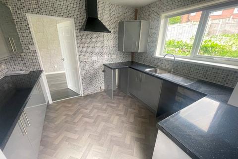 3 bedroom semi-detached house to rent, Richmond Road, Accrington