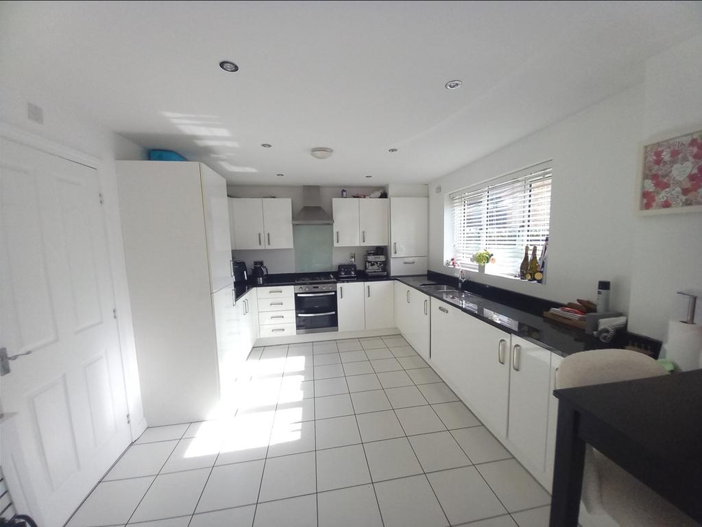 Dining kitchen