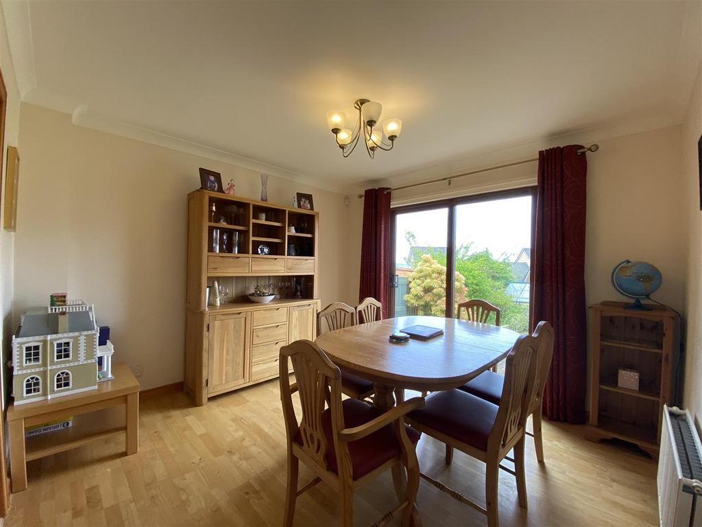 Dining room.jpg
