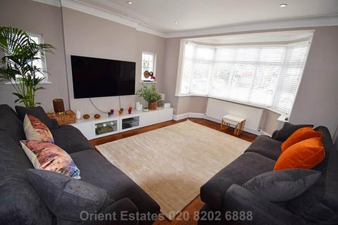 32 Westside, London, NW4 4XB