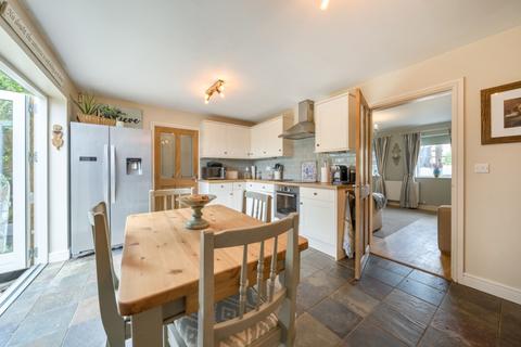 62b High Street, Caythorpe, Grantham, NG32 3DN