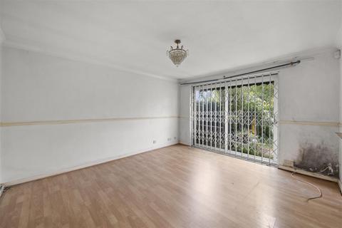 15 Guernsey Close, Hounslow, TW5 0PQ