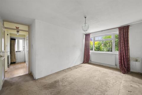 15 Guernsey Close, Hounslow, TW5 0PQ