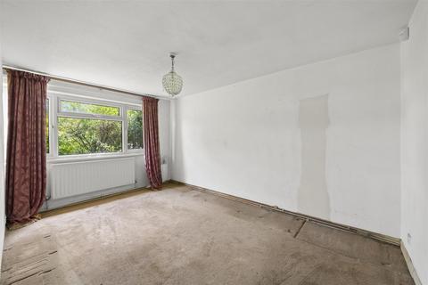 15 Guernsey Close, Hounslow, TW5 0PQ