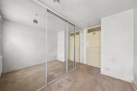 15 Guernsey Close, Hounslow, TW5 0PQ