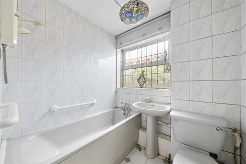 15 Guernsey Close, Hounslow, TW5 0PQ