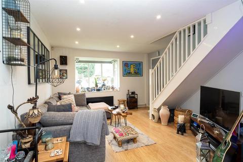 2 bedroom semi-detached house for sale, Pinewood Close, Borehamwood WD6