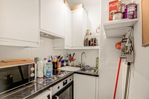 Studio to rent, Woburn Place, London WC1H
