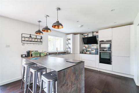 4 bedroom detached house for sale, Amberley Gardens, Bedford
