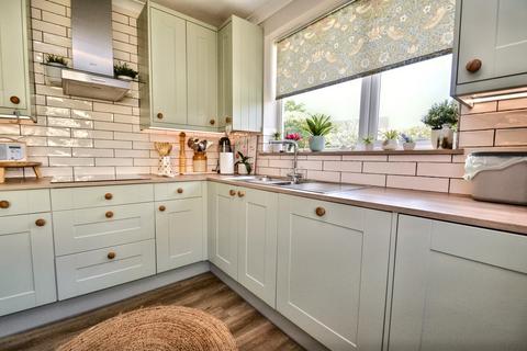 2 bedroom detached bungalow for sale, Broadstone
