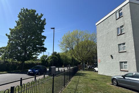 2 bedroom flat to rent, Convent Way, Southall UB2