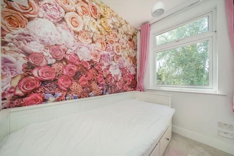 87 Ravenswood Avenue, Surbiton, KT6 7NW