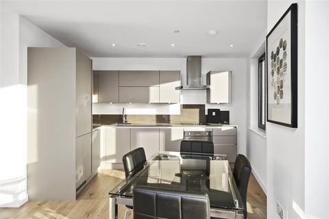 1 bedroom apartment to rent, Williamsburg Plaza London E14
