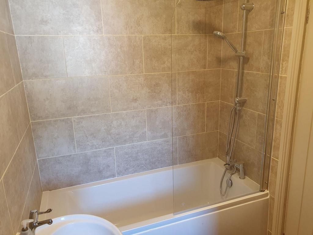 Family Bathroom.jpg