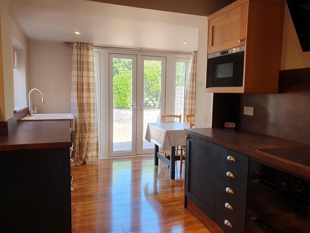 Kitchen to breakfast area.jpg