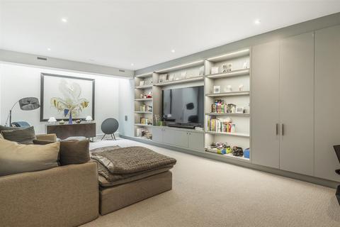 6 bedroom end of terrace house to rent, Quarrendon Street, London, SW6