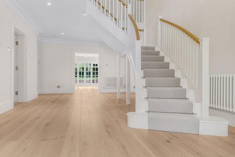2 Roman Grange, Sutton Coldfield, B74 3GA
