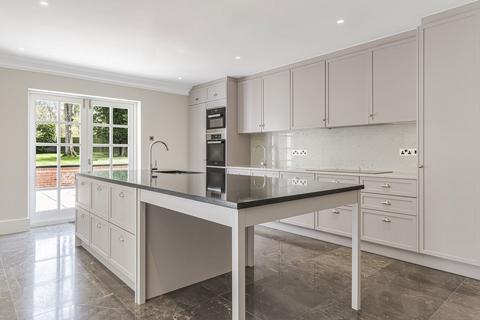 2 Roman Grange, Sutton Coldfield, B74 3GA