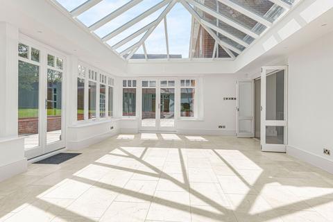 2 Roman Grange, Sutton Coldfield, B74 3GA