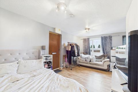 undefined, St Peters Close, Cheltenham, Gloucestershire, GL51