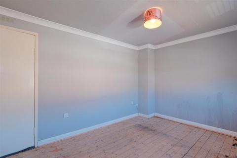 19 Atholl Place, Coatbridge, ML5 4LJ