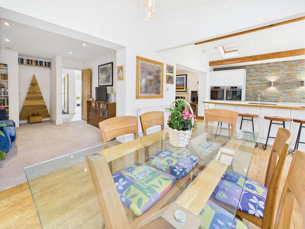 Kitchen/Family/Diner