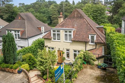 4 bedroom detached house for sale, Golf Links Avenue, Surrey GU26