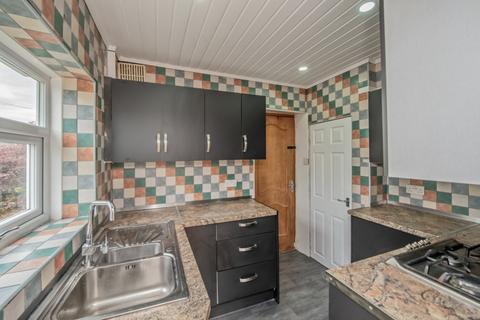 4 The Oval, Bradford, BD8 0AU