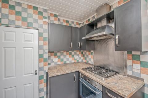 4 The Oval, Bradford, BD8 0AU