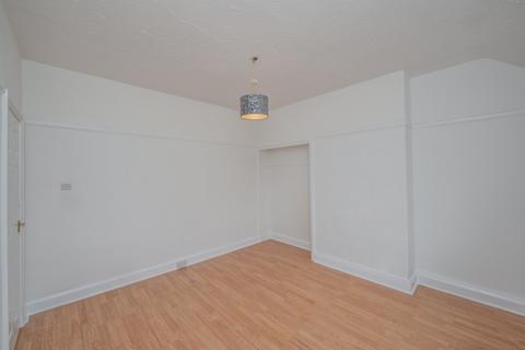 4 The Oval, Bradford, BD8 0AU