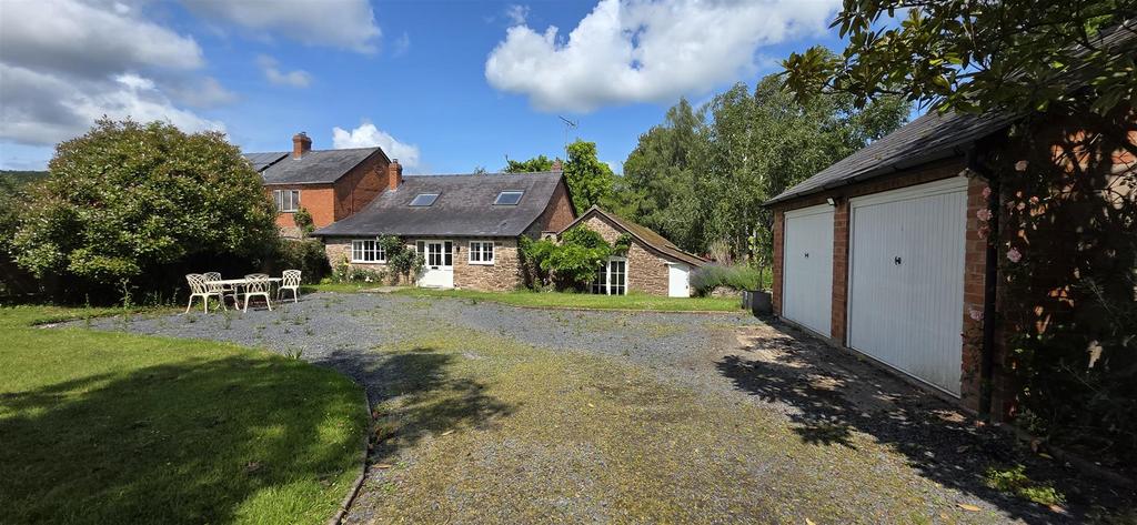 NEW FRONT GARDEN COTTAGE.jpg