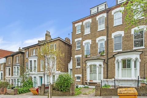 2 bedroom flat to rent, Bickerton Road, London N19