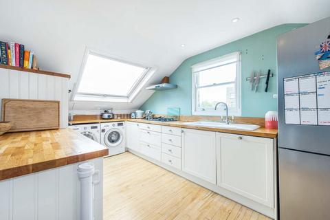2 bedroom flat to rent, Bickerton Road, London N19