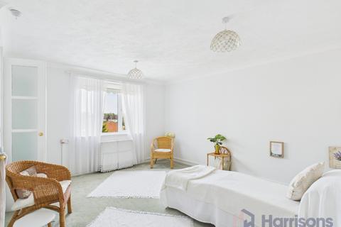 1 bedroom flat for sale, Riverbourne Court, Bell Road, Sittingbourne, Kent, ME10 4DL
