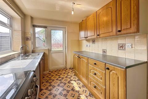 3 bedroom semi-detached house to rent, Grafton Road, Leicestershire LE11