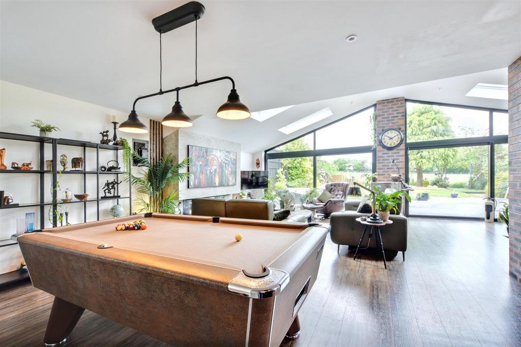 Living family dining kitchen