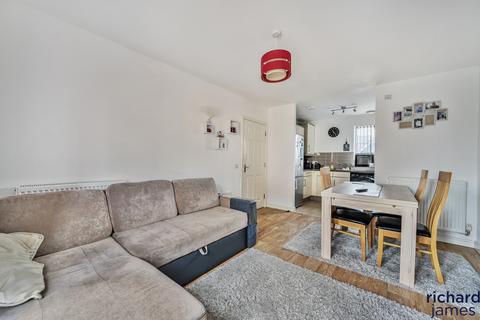 2 bedroom flat for sale, Swindon SN25