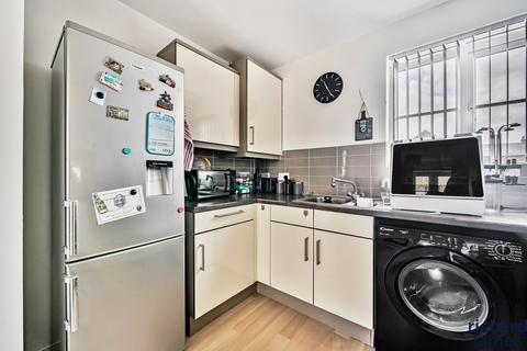 2 bedroom flat for sale, Swindon SN25