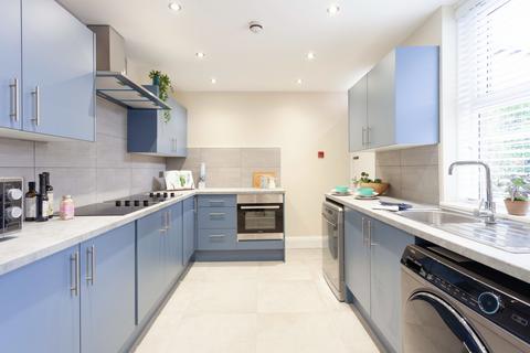 8 Estcourt Avenue, Headingley, Leeds, LS6 3ES