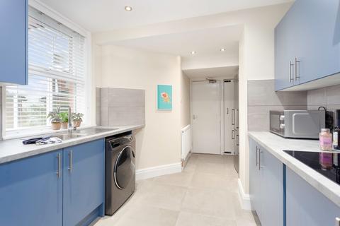1 bedroom in a house share to rent, 8 Estcourt Avenue, Headingley, Leeds, LS6 3ES