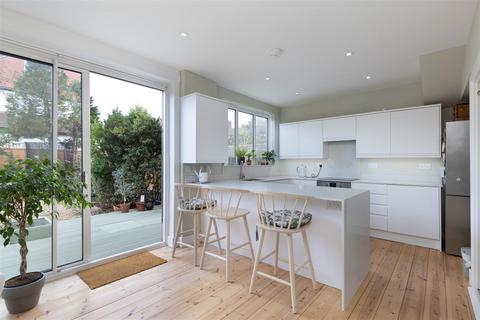 3 bedroom terraced house for sale, Woodvale Avenue, London